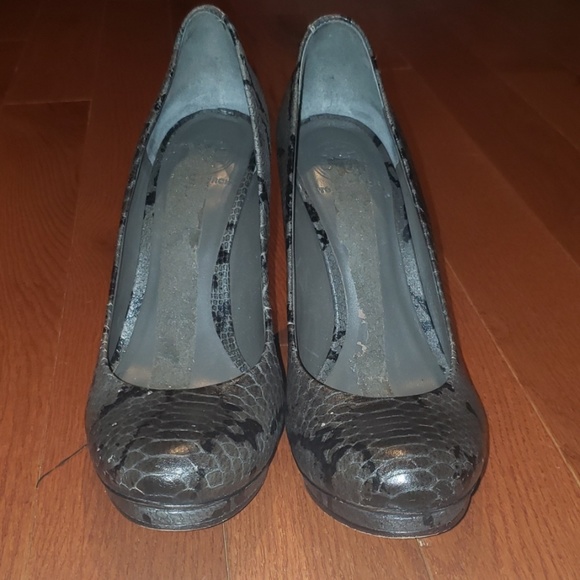 Tory Burch Snakeskin Jude Pump - Picture 4 of 8